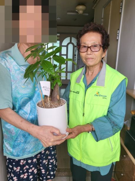 동두천시 상패동 지역사회보장협의체, '반려 식물' 통한 취약 계층 정서 지원