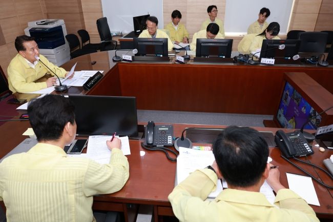 김영환 충북도지사, 폭염 대처 긴급회의 열고, 총력 대응 지시