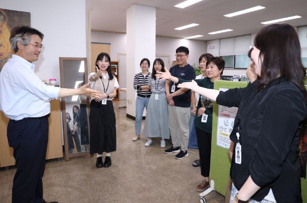 이동환 고양특례시장, 추석 맞이 부서 방문