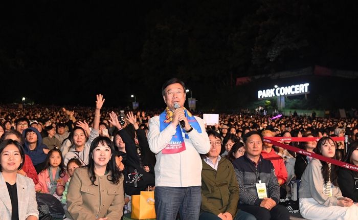 신상진 성남시장, 1만여 명의 시민과 함께 가을밤 정취 느껴