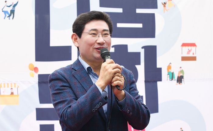 7일 열린 '제11회 수지나눔문화축제'에 참석한 이상일 용인특례시장