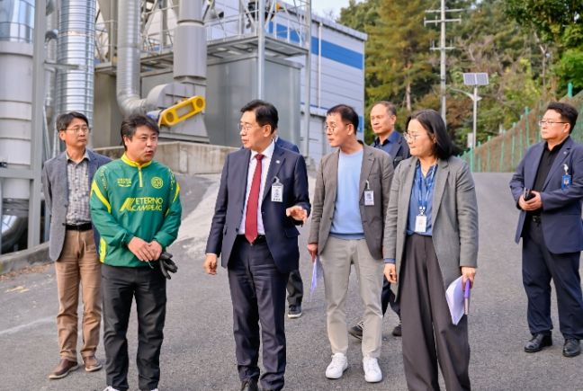 전진선 양평군수, 친환경인증 벼 수매 현장 방문해 농민 격려