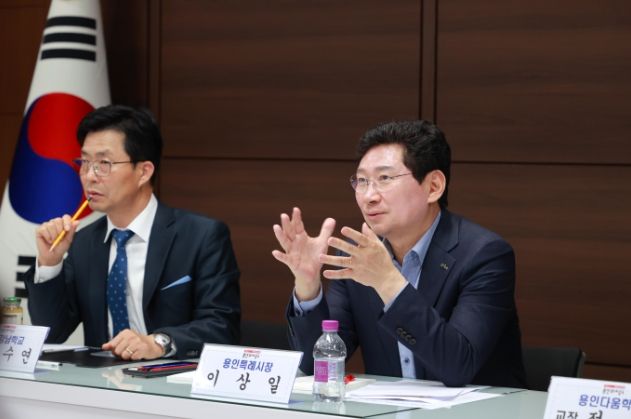 이상일 용인특례시장이 지난 27일 특수학교 및 특수학급 교장과 교사, 학부모를 만나 장애 학생의 교육을 위한 의견을 청취했다.