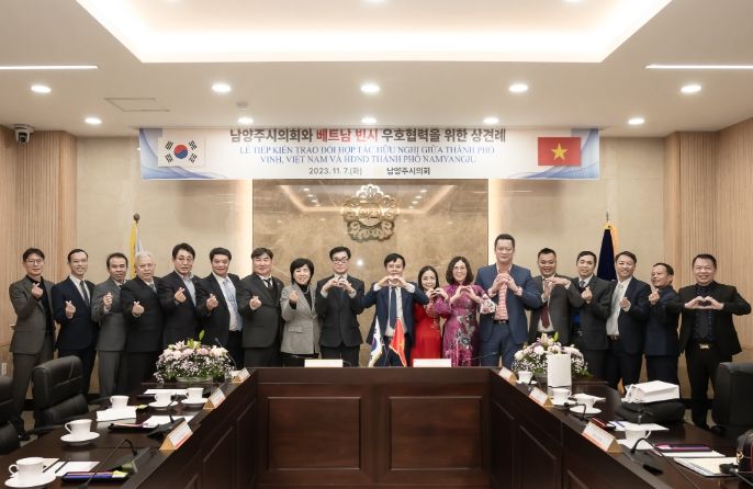 베트남 빈시 방문단이 남양주시의회를 방문했다.