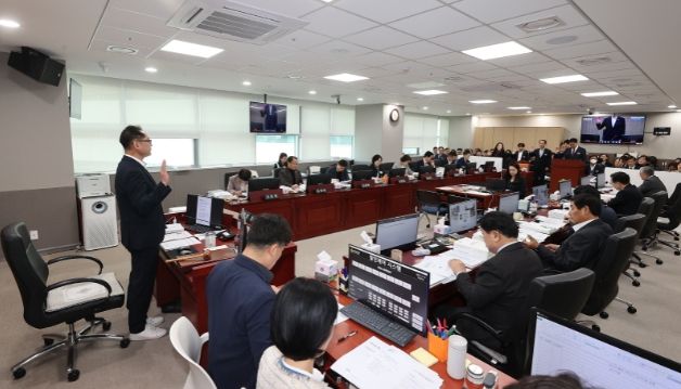 경제노동위원회, 미래성장산업국.경기경제자유구역청.차세대융합기술연구원 2023년 행정사무감사 실시