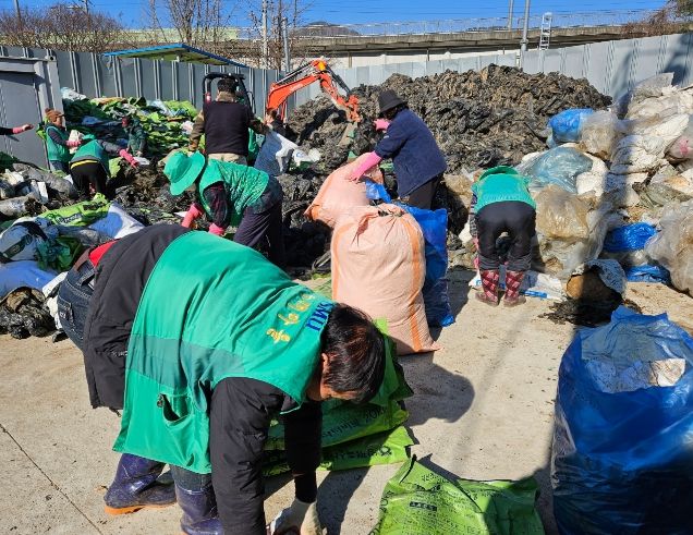 양평 용문면 새마을회, 영농폐기물 집중수거