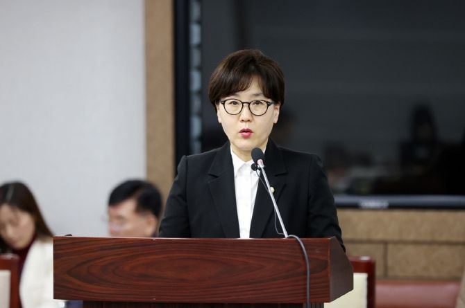 수원특례시의회 윤명옥 의원