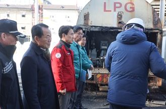 김진태 강원도지사, 평창 LPG충전소 가스폭발사고 현장 방문