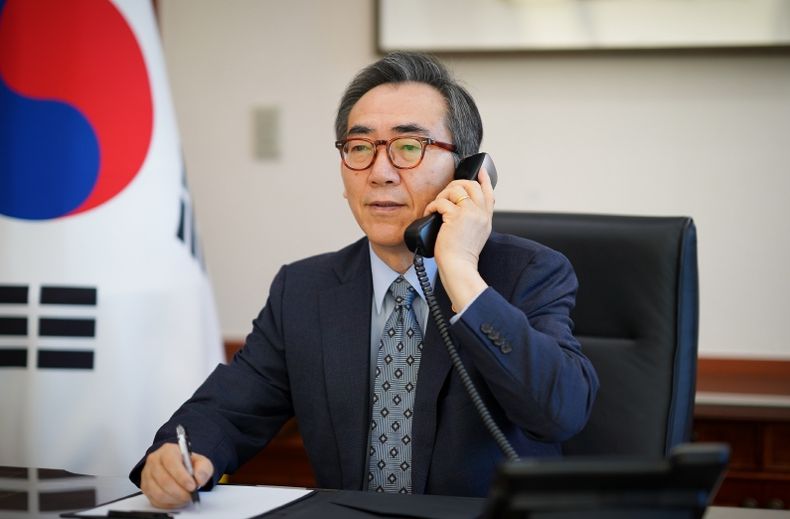 한일 외교장관 통화