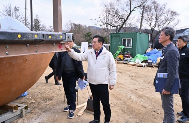 전진선 군수 배다리 공사 현장 방문