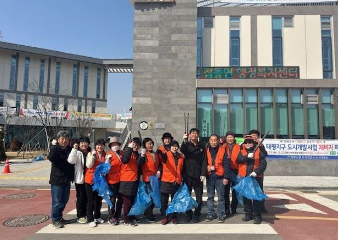 점동면 주민자치위원회 새봄맞이 환경정화 실시