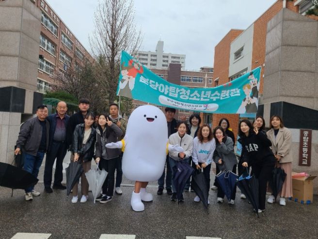 성남시청소년재단, 등굣길 응원 캠페인 '너희들의 꿈을 응원해' 펼쳐