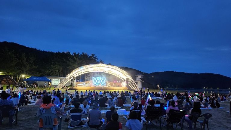 지난해 여름 덕적도에서 개최된 주섬주섬 음악회