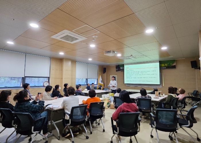 광주시 퇴촌남종면주민자치센터, 천연비료 만들기 교육 실시