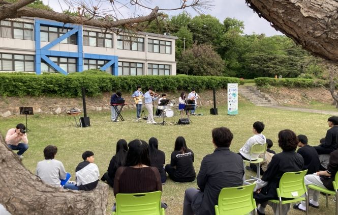 인천강화교육지원청, 학교로 찾아가는 등굣길 음악회 운영