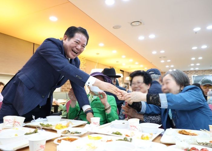 안양시, 오는 8일까지 31개 동별 경로잔치 열어