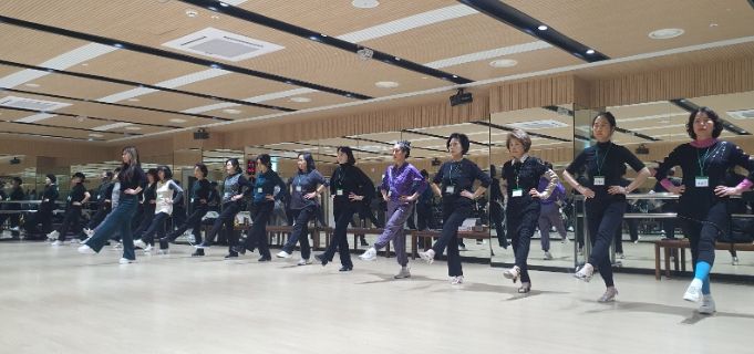 시흥도시공사, ‘시니어모델워킹 무료 특강’ 행사 개최