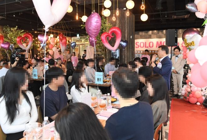 성남시가 지난 5월 18일 탭퍼블릭 판교점에서 개최한 올해 첫 솔로몬의 선택 행사 때