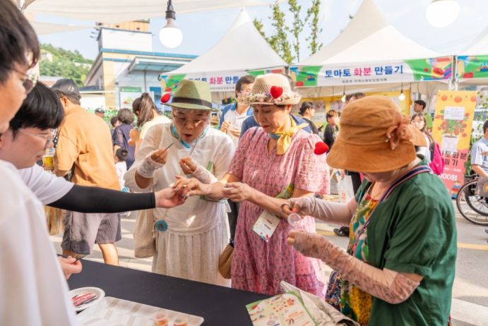 퇴촌토마토축제에 간 김치, ‘나만의 김치 알려라’