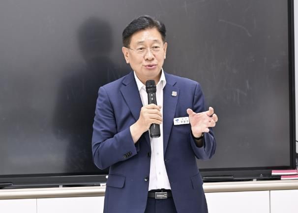 전진선 양평군수, 지평중학교 사람책 프로그램 특강 진행