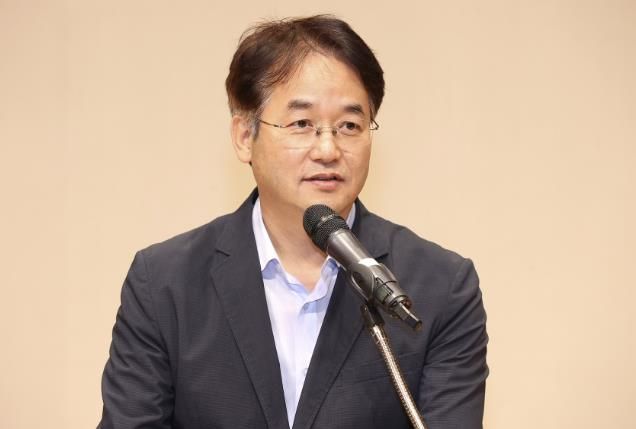 ‘2024 지방세유공자의 날 기념식'에서 축사 중인 이동환 고양특례시장