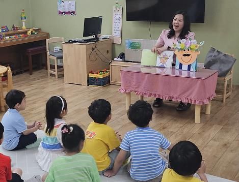 인천광역시교육청유아교육진흥원, '유치원으로 찾아가는 책 읽기' 자원봉사활동 마쳐