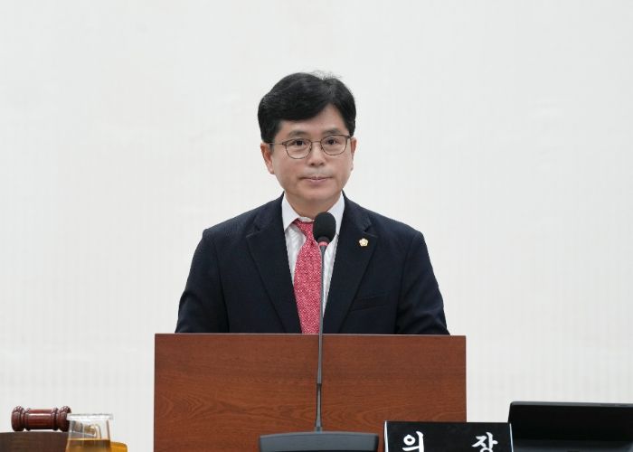 하남시의회 금광연 의장이 7월 26일 제332회 임시회 제2차 본회의에서 폐회사를 하고 있다. (사진_하남시의회 제공)