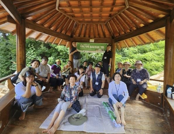 구리시, 치매 가족을 위한 '가치가자' 맨발 걷기 힐링 프로그램 운영