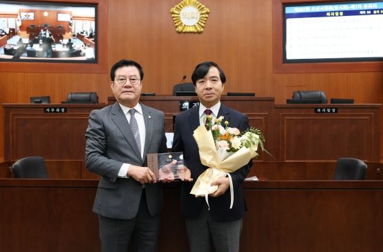 제287회 오산시의회 임시회 명예의장으로 강성영 한신대학교 총장 위촉