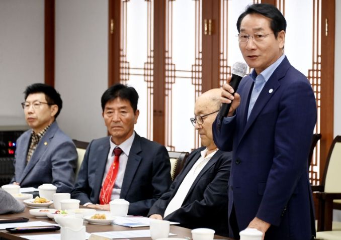 유정복 인천광역시장이 9일 시청 장미홀에서 열린 '인천사랑운동 및 고향사랑 기부제 활성화 상호협력 공동선언 선포식'에서 인사말을 하고 있다.