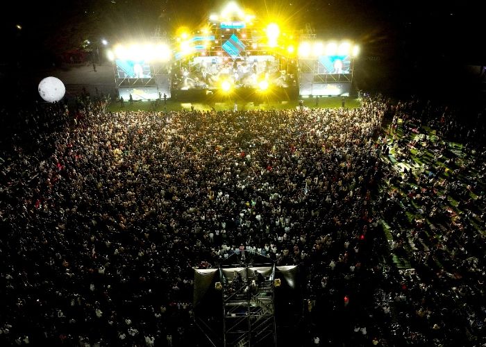 광명시(시장 박승원)가 지난 28일과 29일 양일간 광명시민체육관 일대에서 개최한 ‘2024 페스티벌 광명’이 약 6만 명의 광명시민에게 낭만의 가을을 선사했다. 사진은 라이브 공연이 펼쳐지는 모습