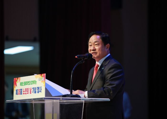 남양주시, 어르신 플리마켓과 함께하는 노인의 날 기념행사 열려
