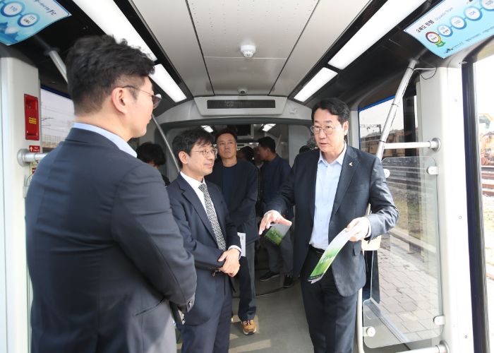 화성시, 한국철도기술연구원 오송기지 현장방문... ‘무가선 트램’기술 견학