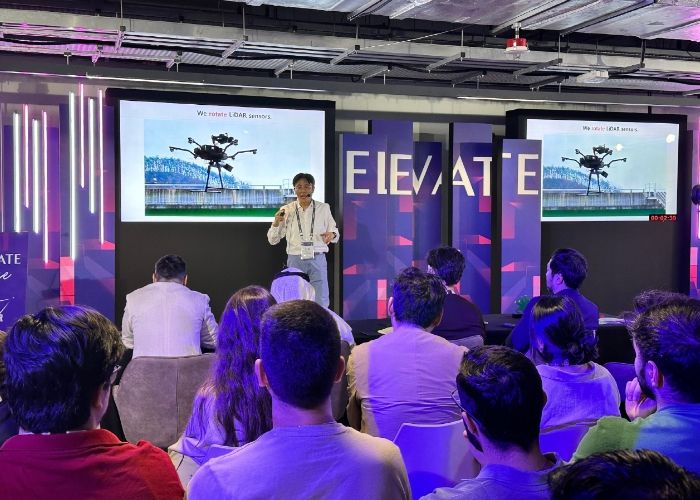 (주)시에라베이스 김준배 이사가 경연장에서 발표를 하고 있다.