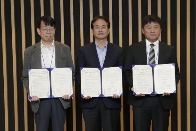 UAM·드론 시스템 및 공간정보 분야 업무협약식(왼쪽부터 한진정보통신 변봉