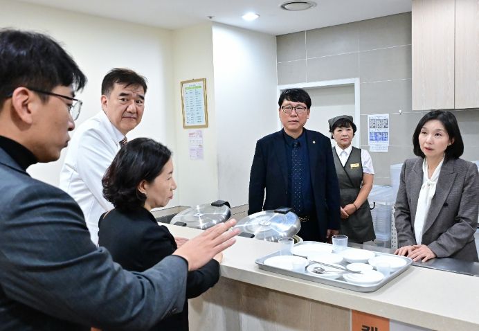 최호정 의장, 서울의료원 장례식장 다회용기 사용 점검