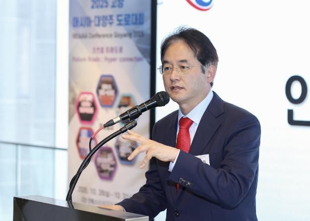 2025 고양 아시아·대양주 도로대회 조직위원 총회에서 인사말 중인 이동환 고양특례시장