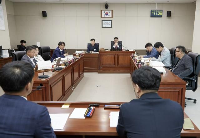 용인특례시의회 도시건설위원회, 행정사무감사 8일차-푸른공원사업소, 차량등록사업소 행정사무감사 실시