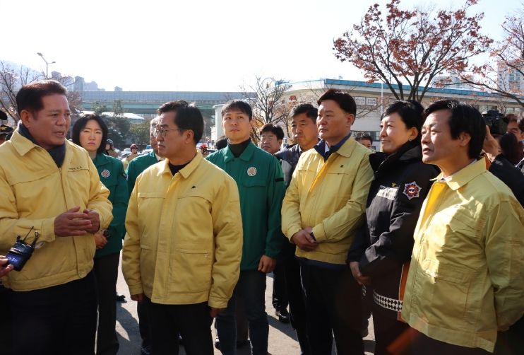 최종현 대표의원 안양농수산물 시장 폭설피해 현장 방문