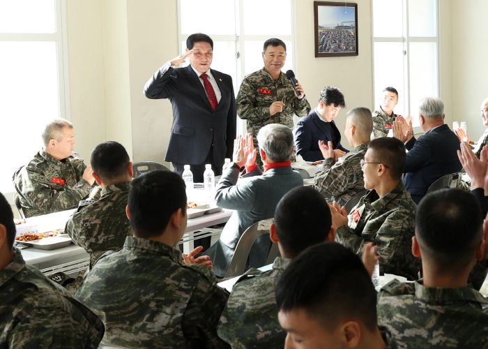 김규창 경기도의회 부의장, 해병 2사단 방문…장병 격려와 위문금 전달