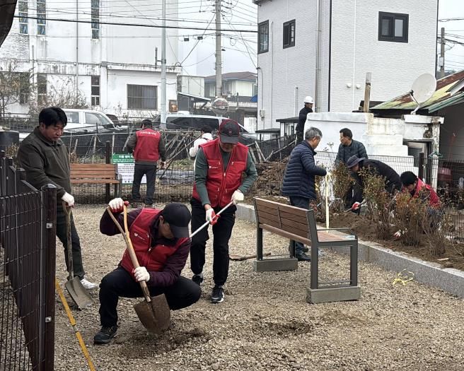 경기도와 민간단체, 힘 합쳐 빈집을 공원으로 변신시켜