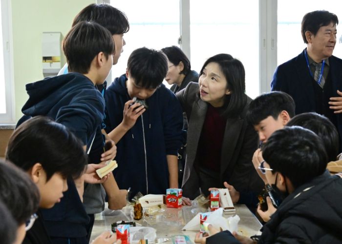 서울특별시의회 최호정 의장, 급식 중단된 학교 긴급 방문…‘서울형 처우개선 방안’제안