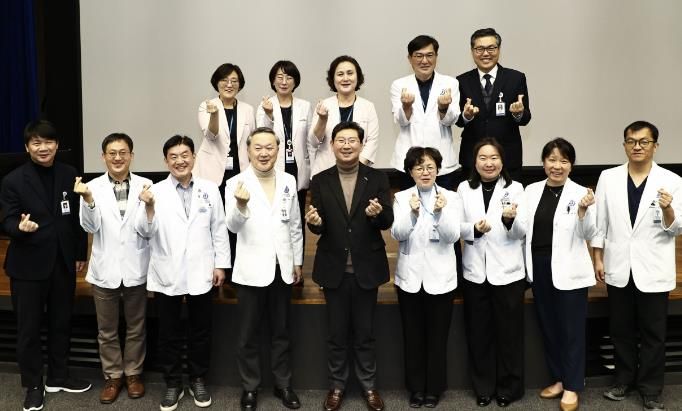 이상일 용인특례시장이 17일 연세대학교 용인세브란스 병원에서 교직원을 대상으로 특강했다