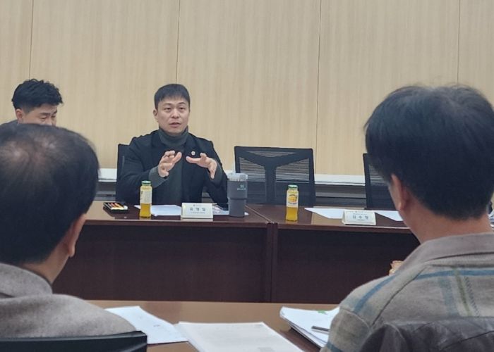 유영일 경기도의원, 개발제한구역 내 실외체육시설 비가림막 설치 규제 완화되어야