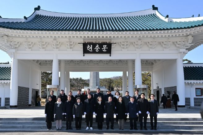 국립서울현충원 참배