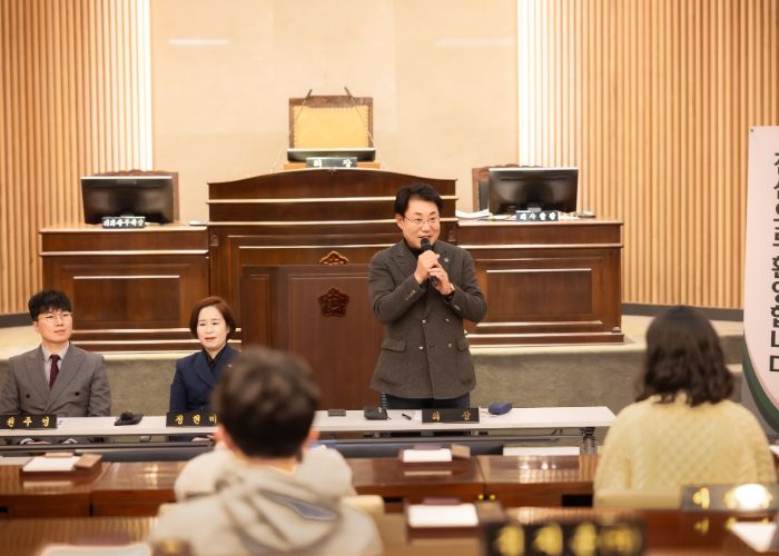 (왼쪽부터 순서대로) 원주영 의원, 정현미 의원, 조성대 의장