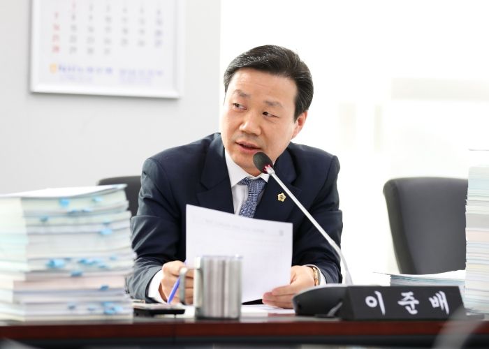경제환경위원회 이준배 민주당 대표의원