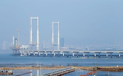 3월 10일 현재 제3연륙교 건설 현장. 공정률 77%로 정상 추진 중에 있다.