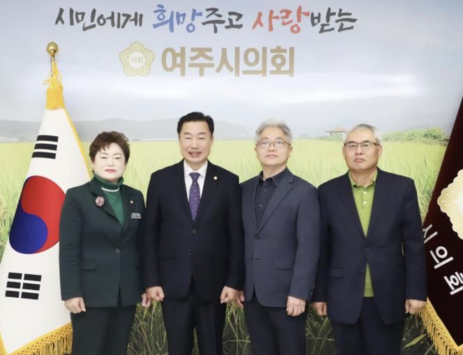 결산검사위원 단체사진