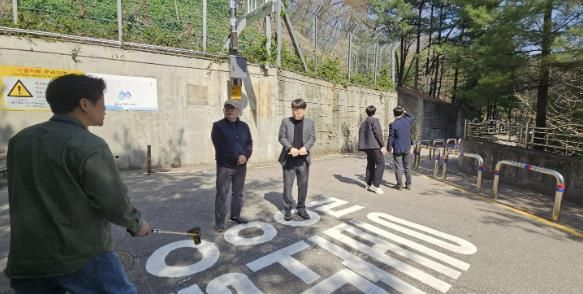 성남시의회 이군수 의원, 단대초 통학로 민원 해결 위해 현장 방문!